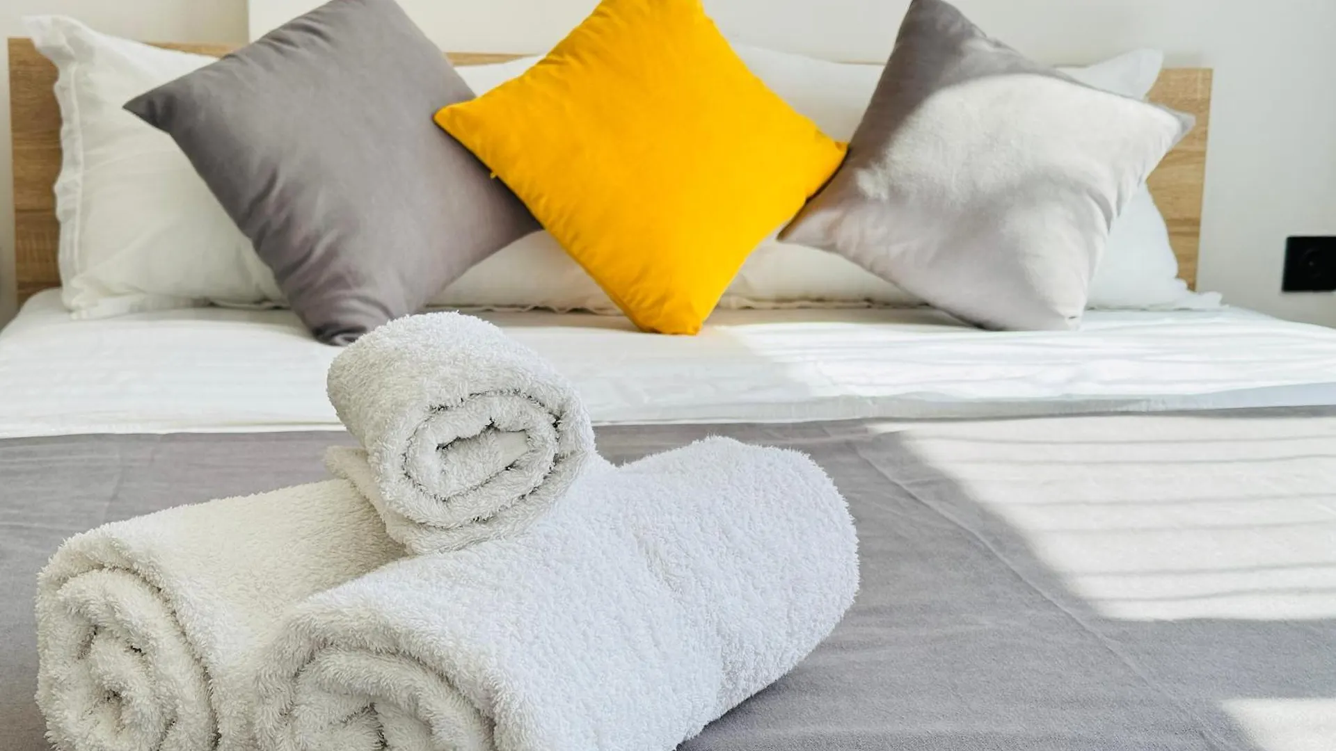 417I1 Gray And Yellow Apartment Sholpan City Almaty